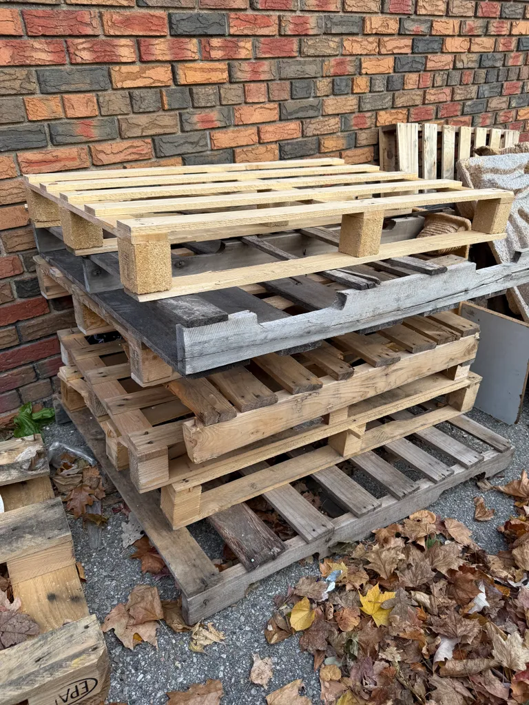 Free wooden pallets ‼️ photo 1