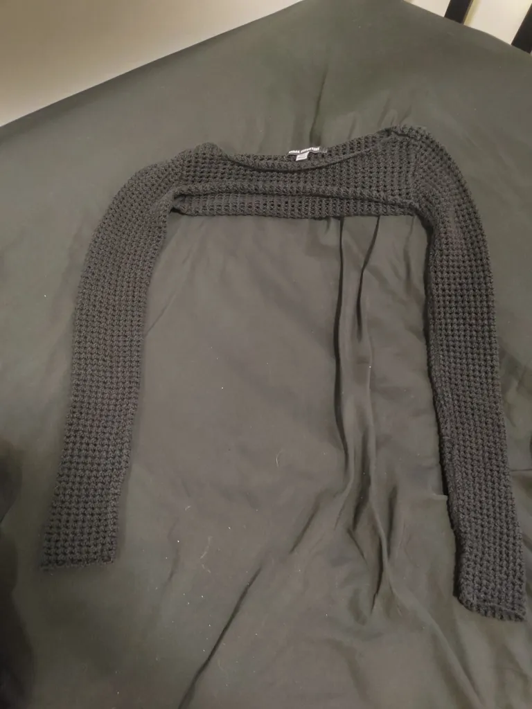 URBAN OUTFITTERS Size Small Knit Shrug photo 1