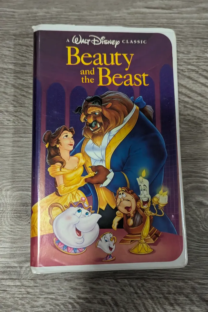 Walt Disney's Beauty and the Beast VHS Tape Movie photo 1