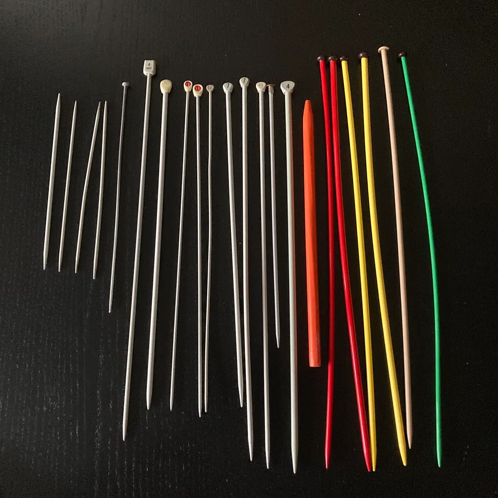 Random knitting needles photo 1