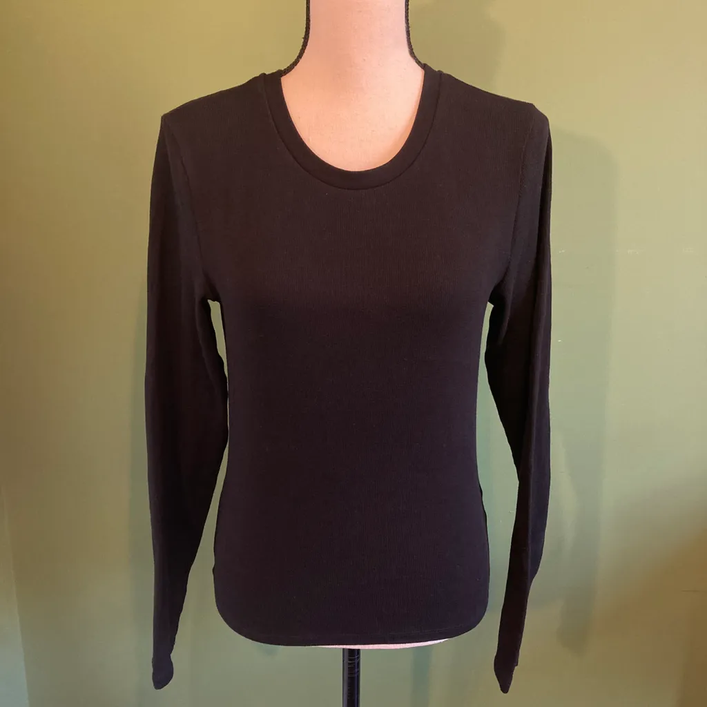 Aritzia ribbed sweater long sleeve size Large photo 1
