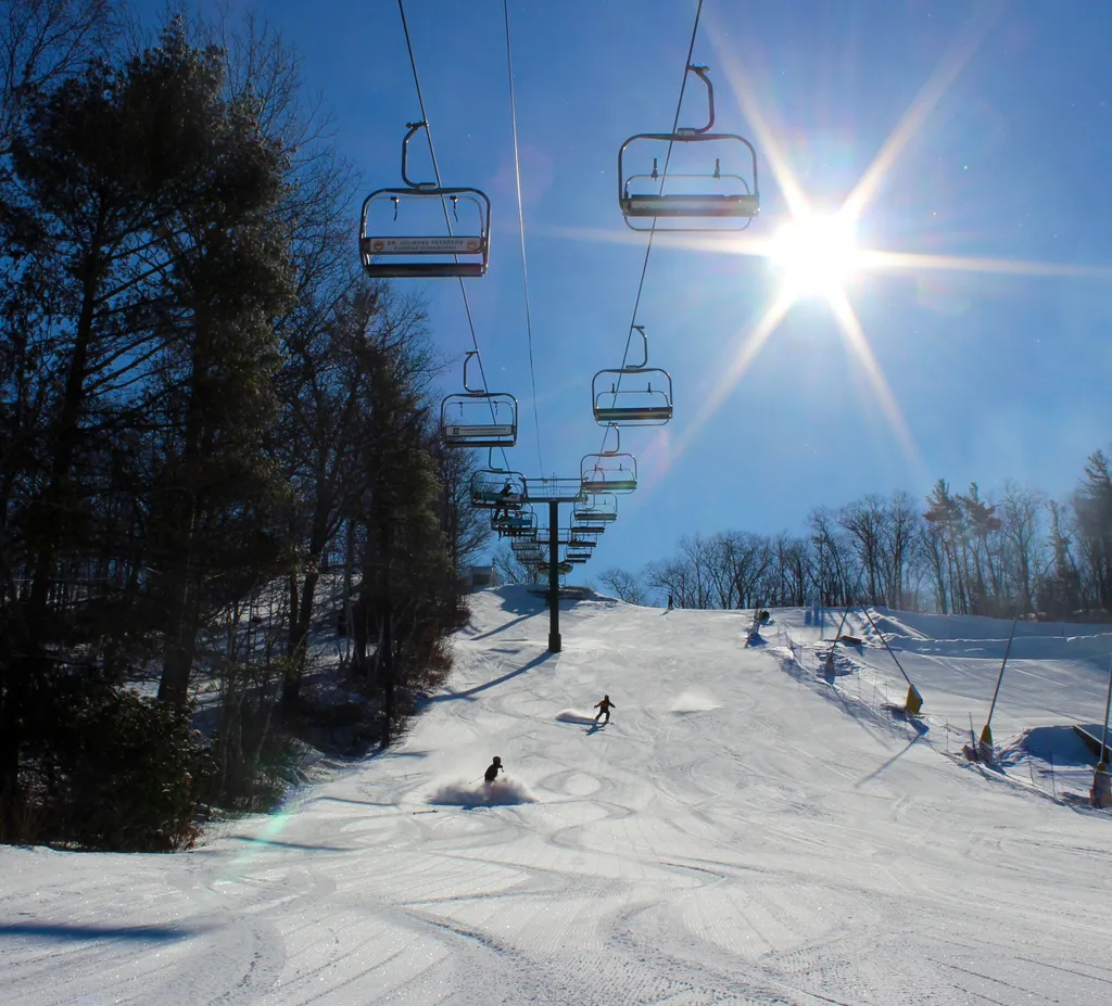 Canadian Ski / Snowboarding Lift Pass photo 1