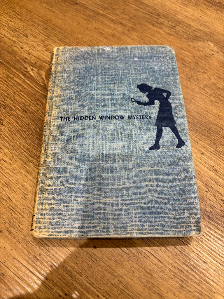 Nancy Drew – The Hidden Window Mystery (Vintage Hardcover) photo 1