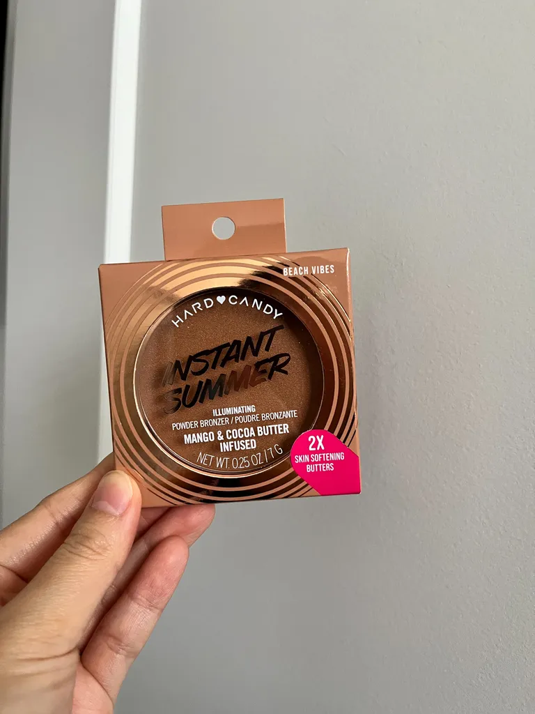 Hard candy instant summer illuminating powder bronzer  photo 1
