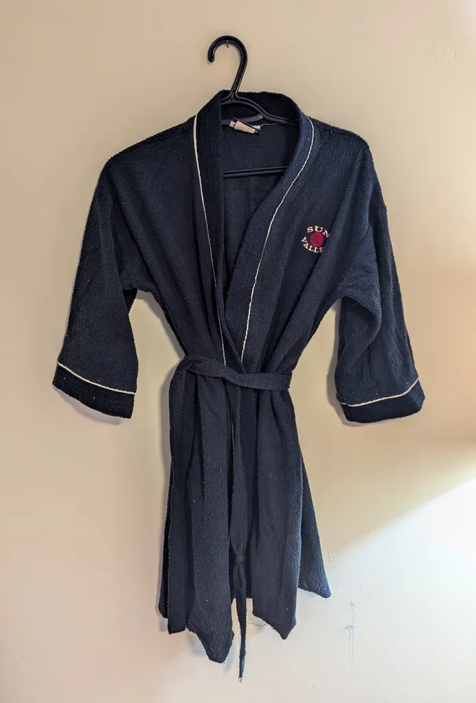 Sun Valley Robe, Large, Made in Canada - Youth Large photo 1