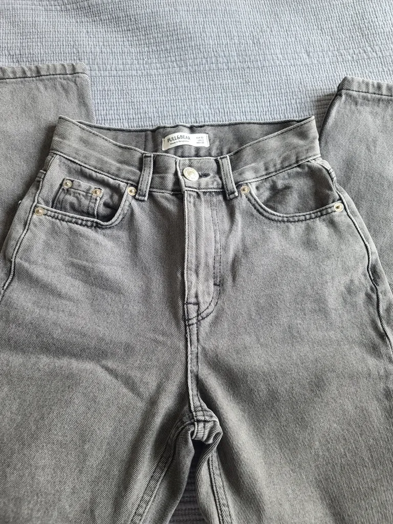 Pull & Bear High Waisted Jeans photo 1