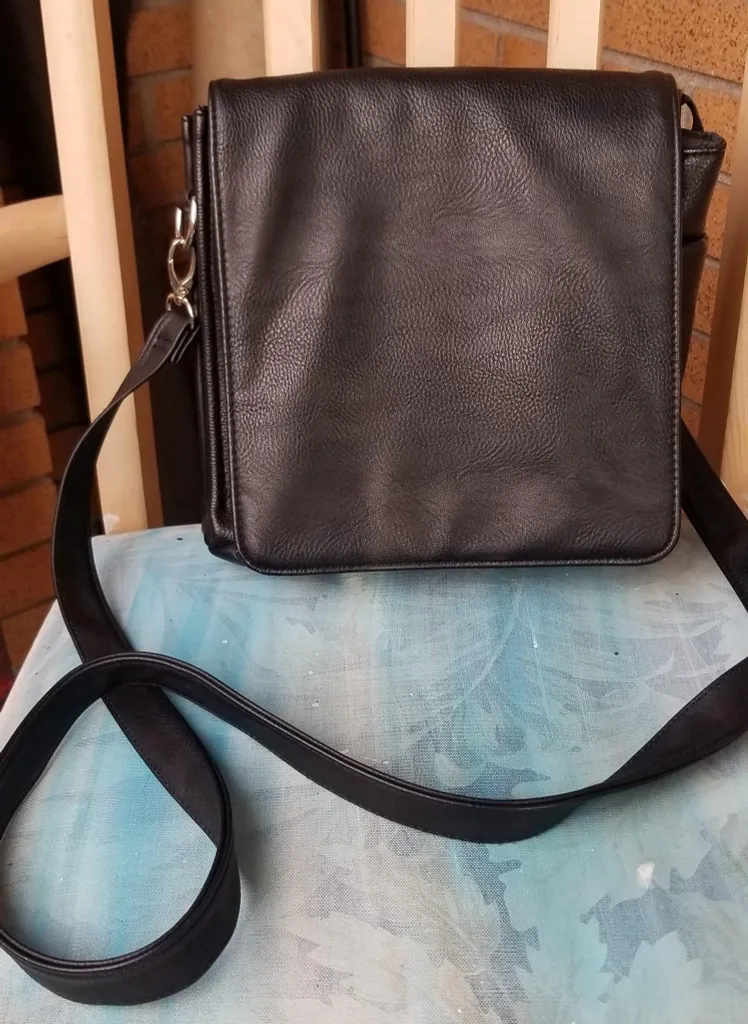 Vegan leather handbag photo 1