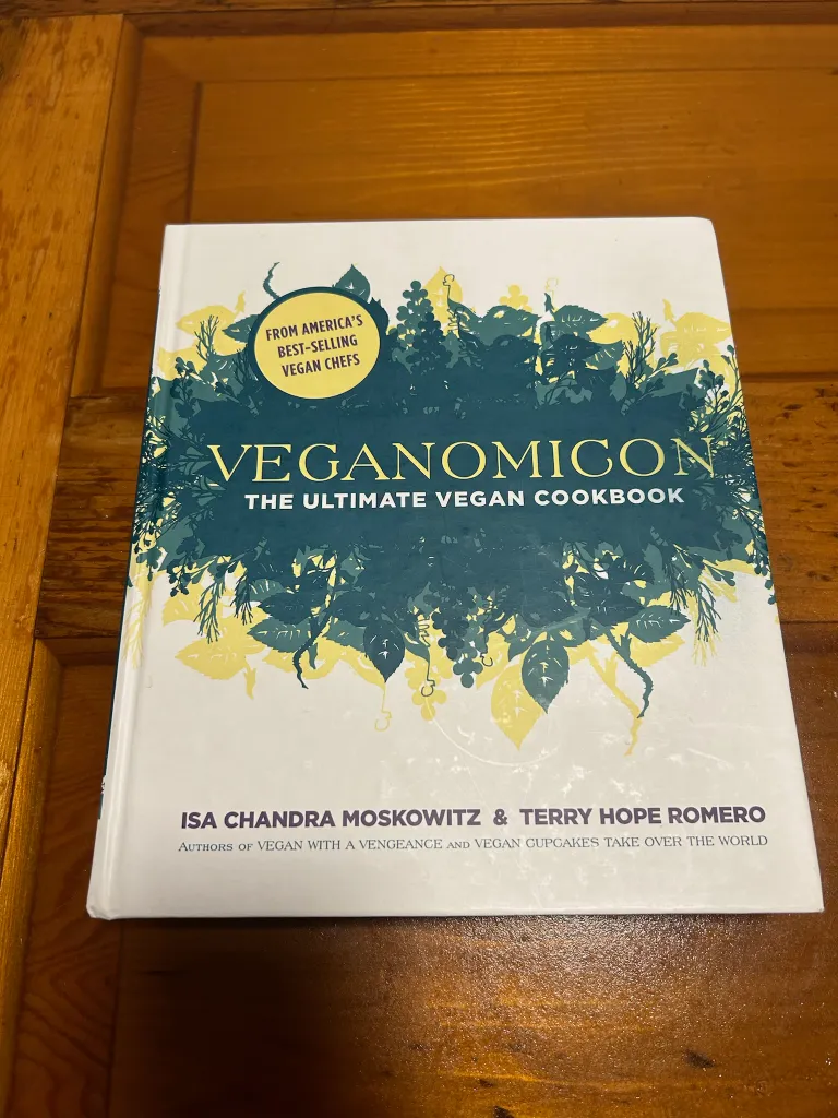 Veganomicon: The Ultimate Vegan Cookbook (Isa Chandra Moskowitz) photo 1