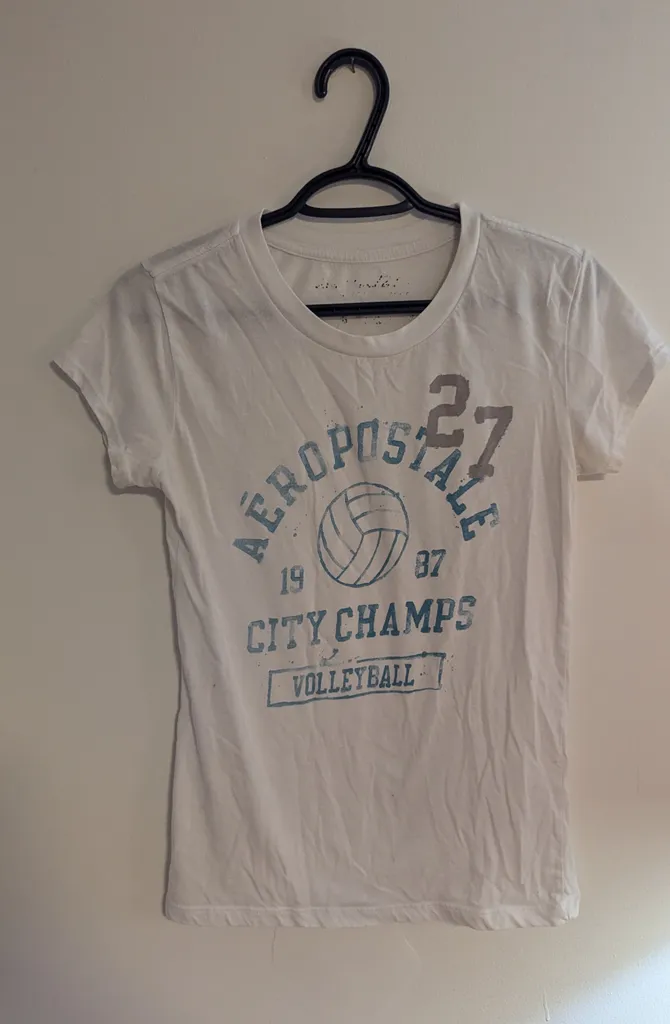Aeropostale Volleyball T-Shirt - Women's Large photo 1