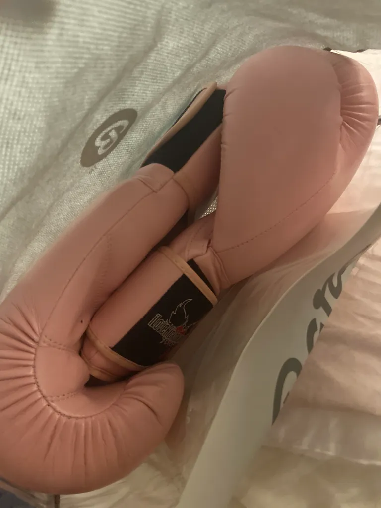 Pink boxing gloves photo 1