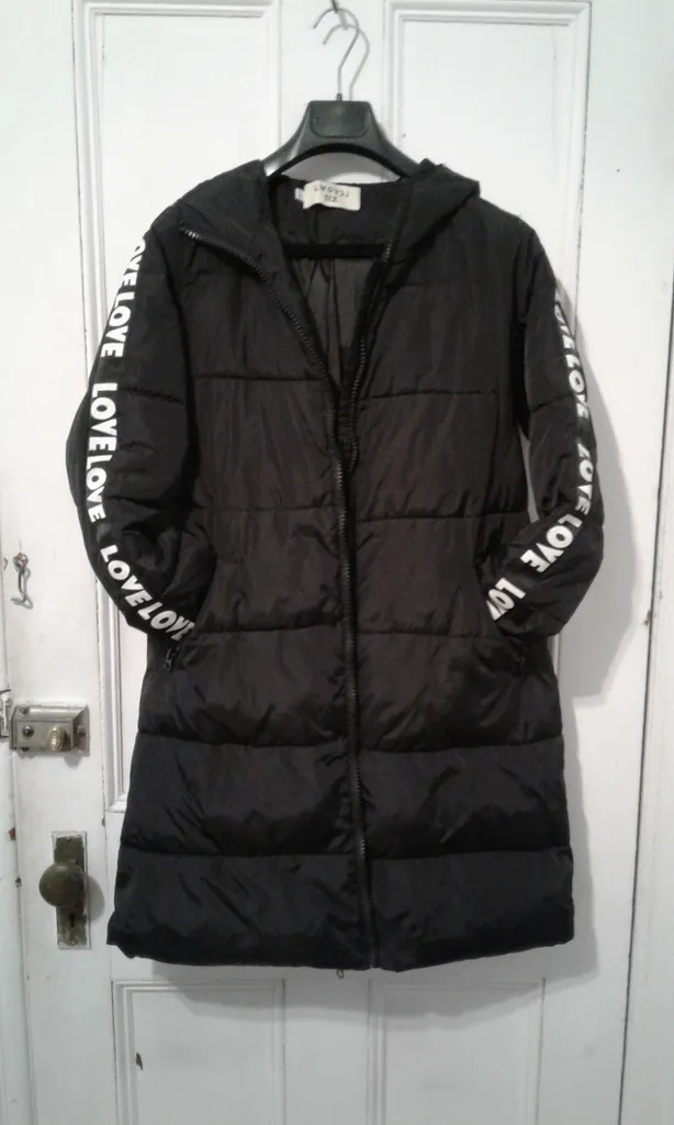Black puffer coat, sz L photo 1
