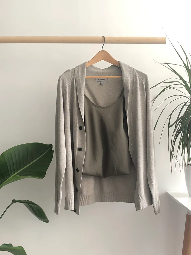 XS- Le Chateau Cardigan photo 1