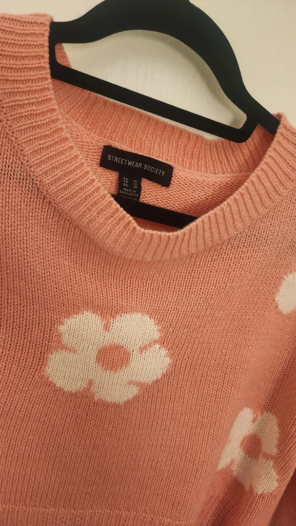 Pink Floral Sweater 💗🤍 photo 1