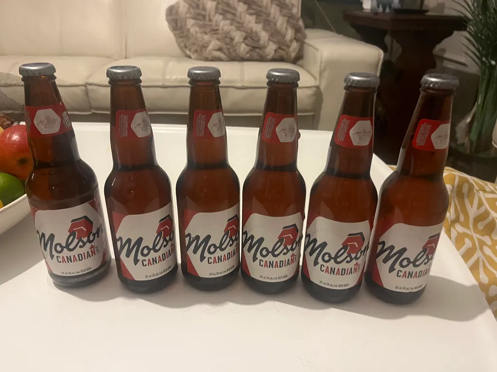 6 Molson  Canadian bottles  photo 1