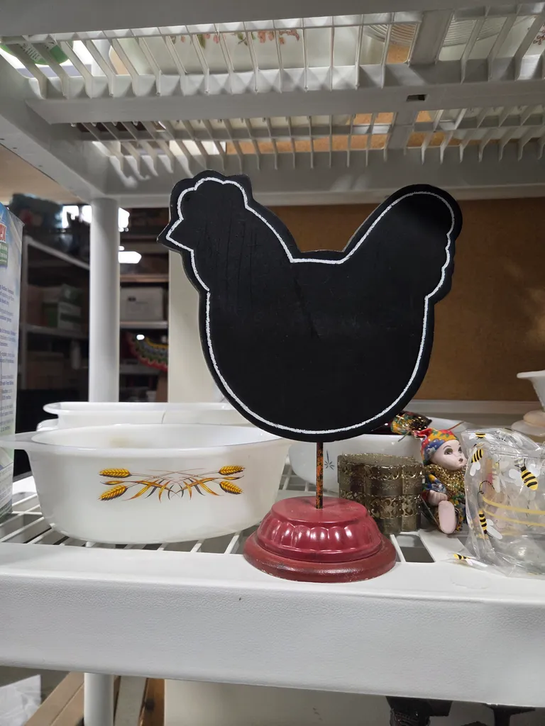 Chicken shaped chalkboard  photo 1