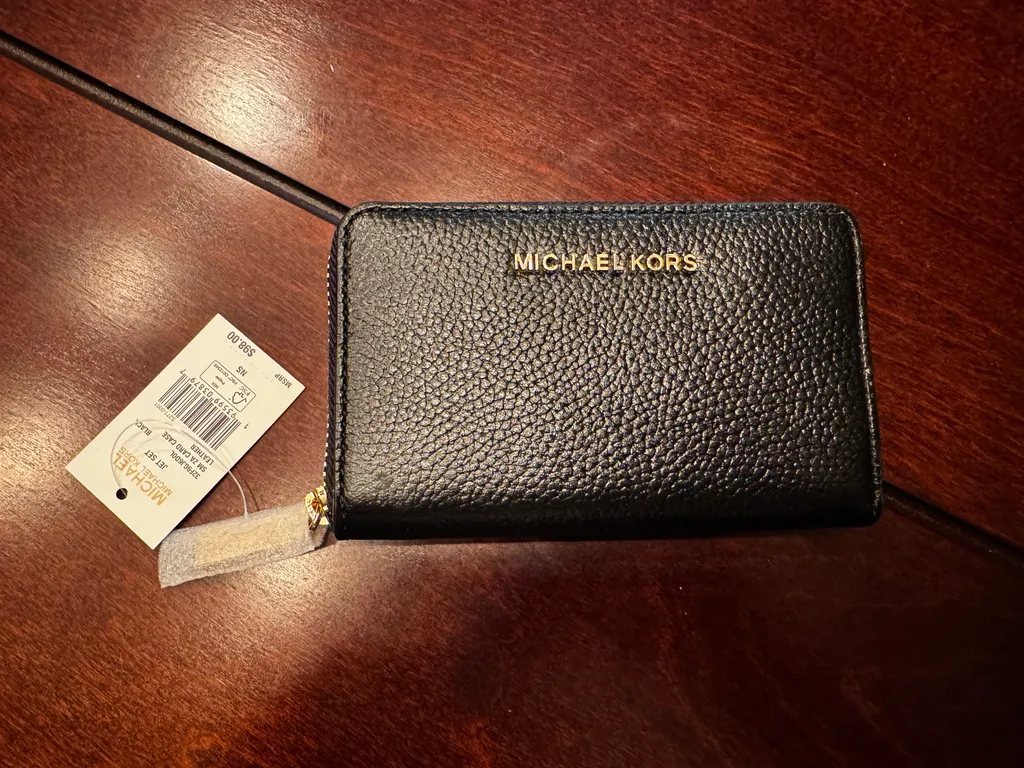 Michael Kors Wallet photo 1