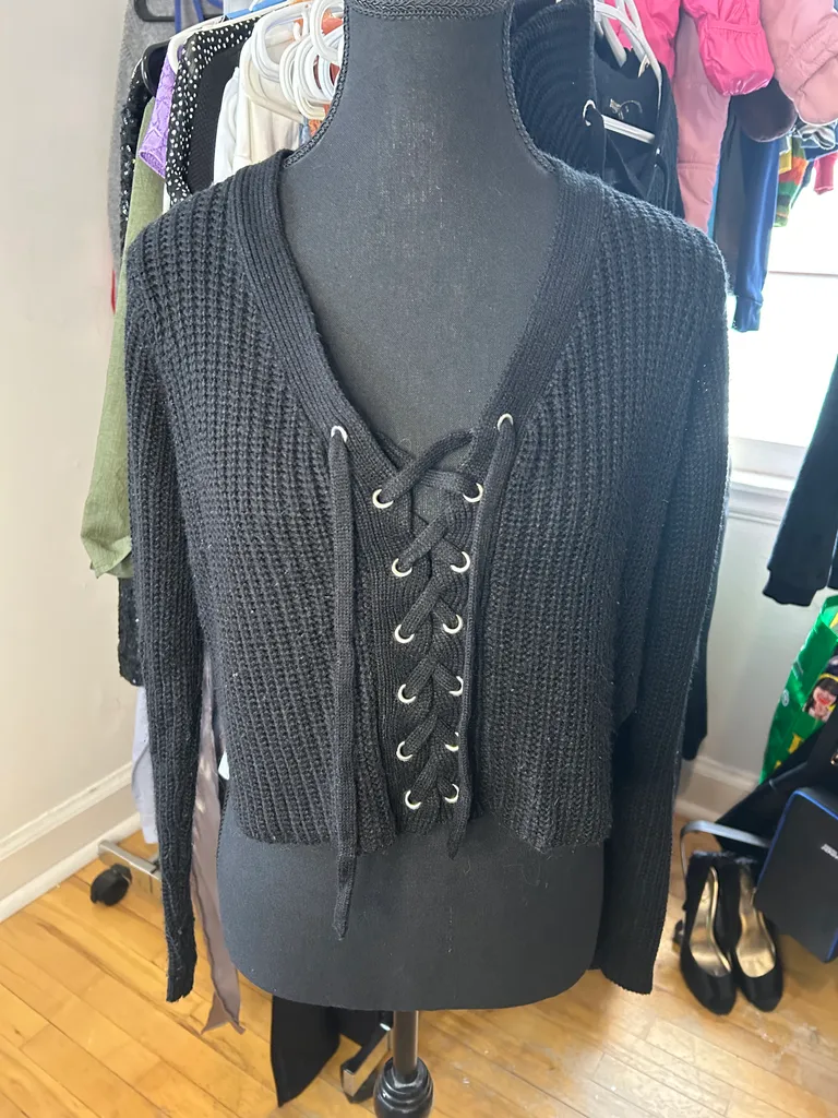 Over sized Cropped Sweater S photo 1