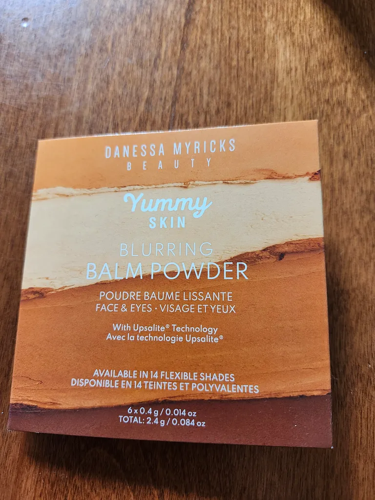 Vanessa Myrics Beauty Yummy skin Blurring balm powder photo 1