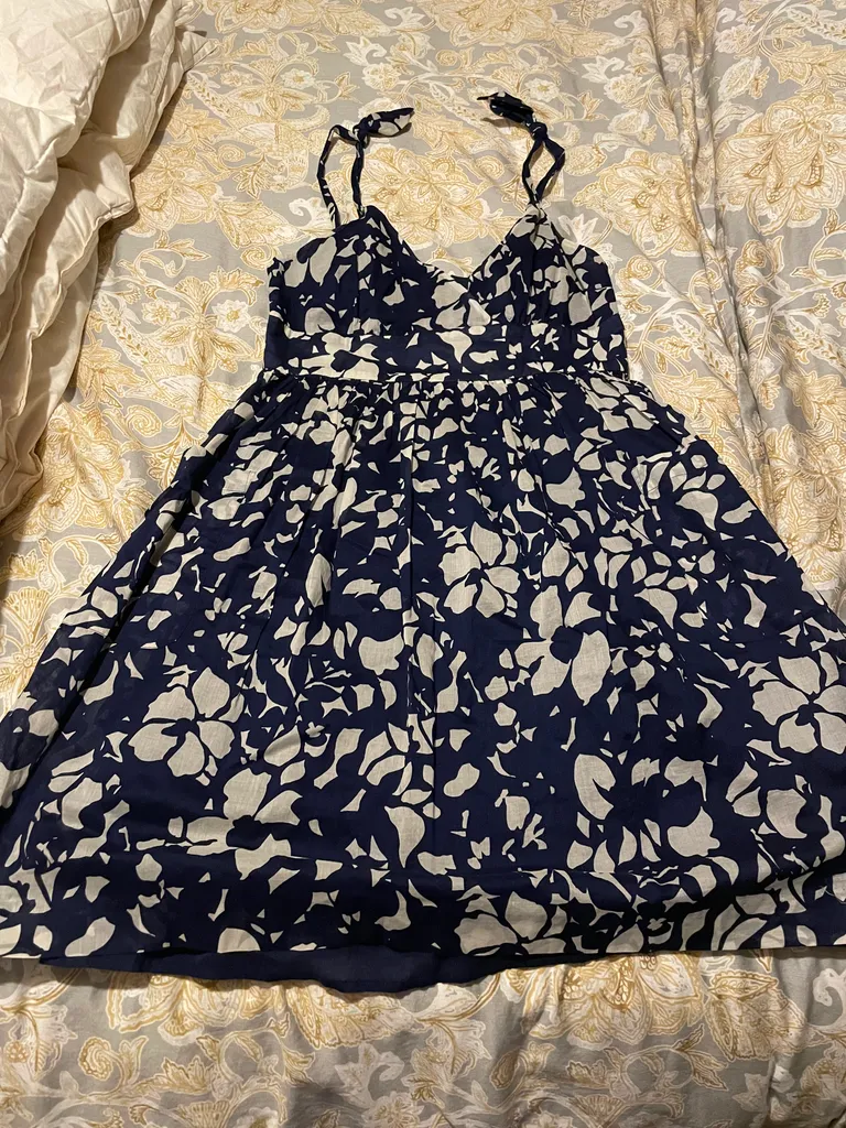 Dress, size 4 photo 1