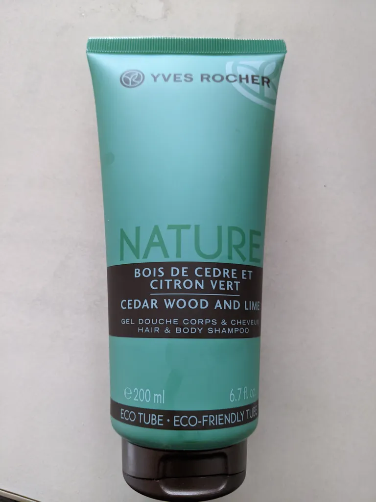 Yves Rocher Hair & Body Shampoo photo 1
