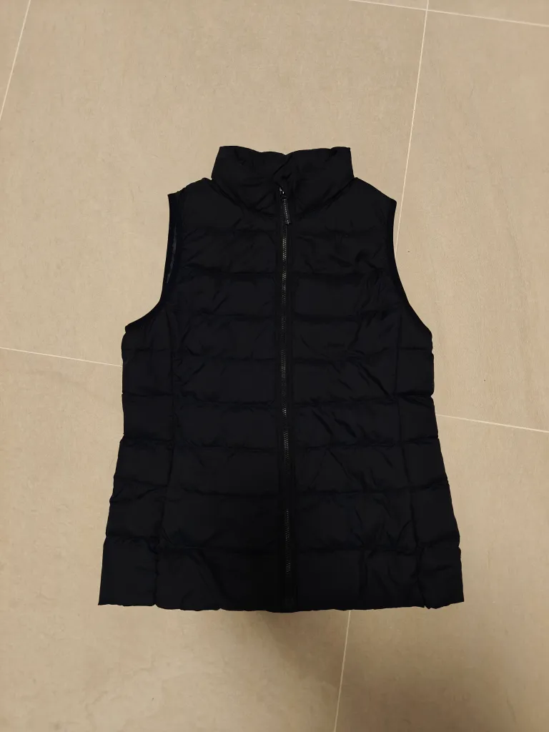 Navy Blue Uniqlo Vest photo 1