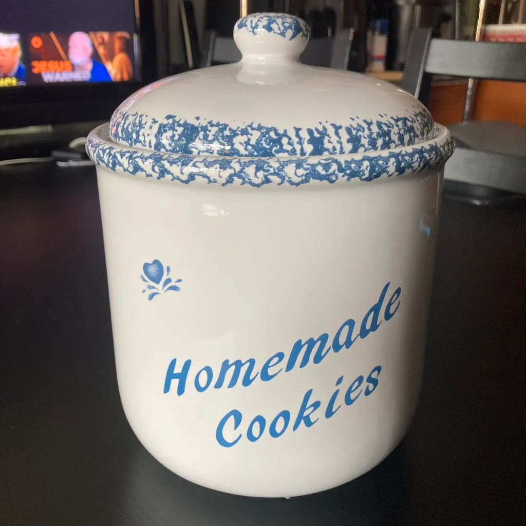 VINTAGE COOKIE JAR SEALABLE photo 1