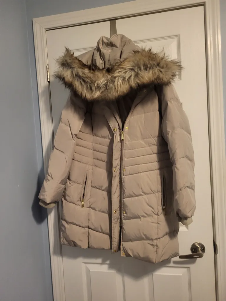 Mid-length Puffer Jacket Size Large photo 1