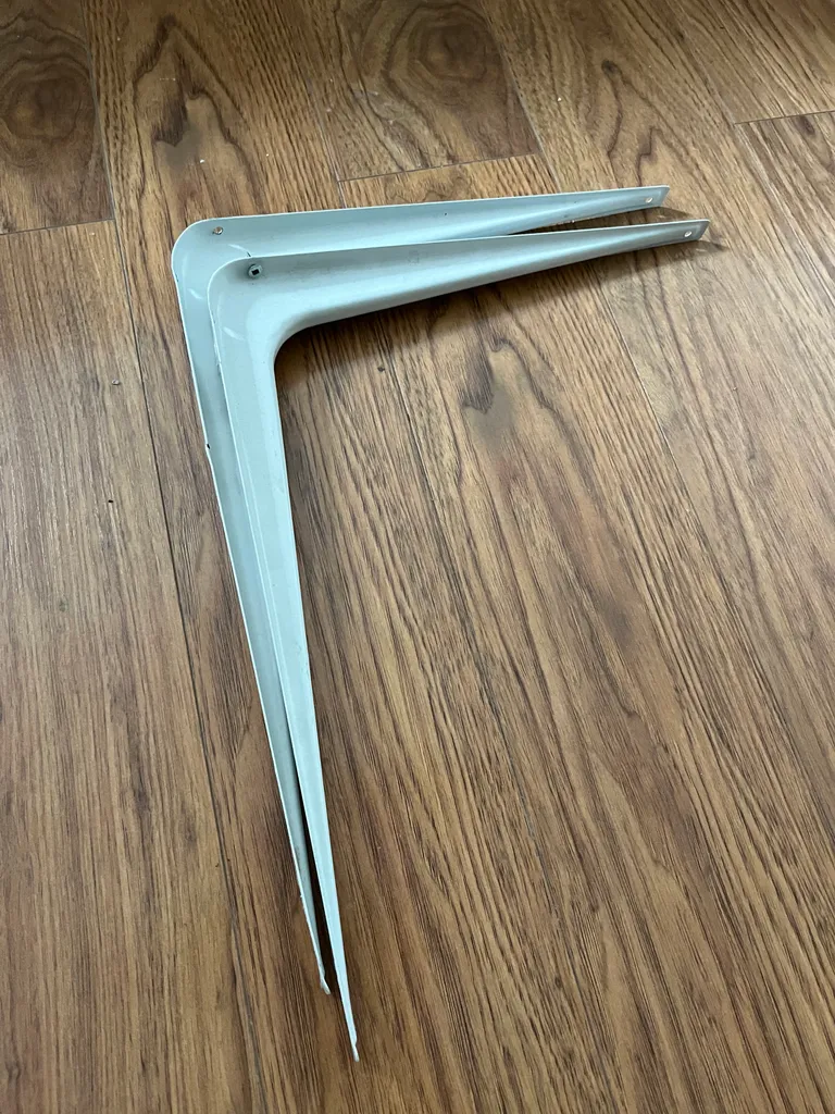 2 large shelf brackets photo 1