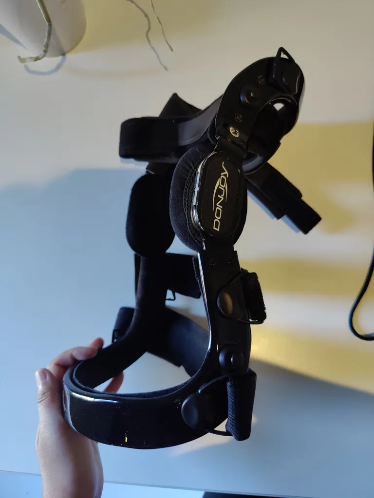 DonJoy custom knee brace  photo 1
