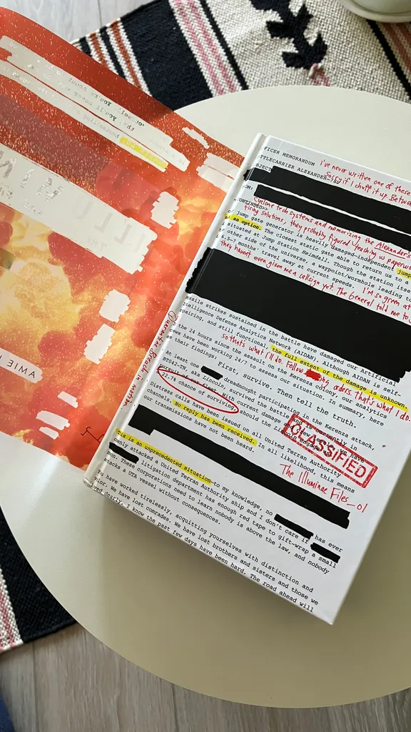 Illuminae (Hardcover book) photo 1