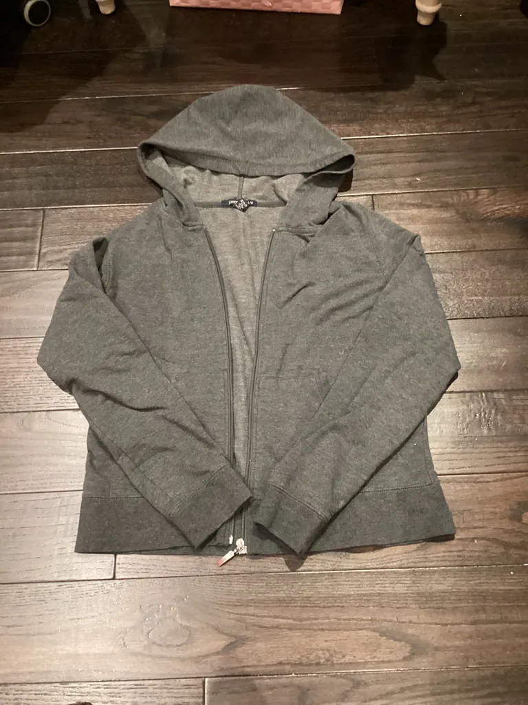 Zip up grey sweater photo 1