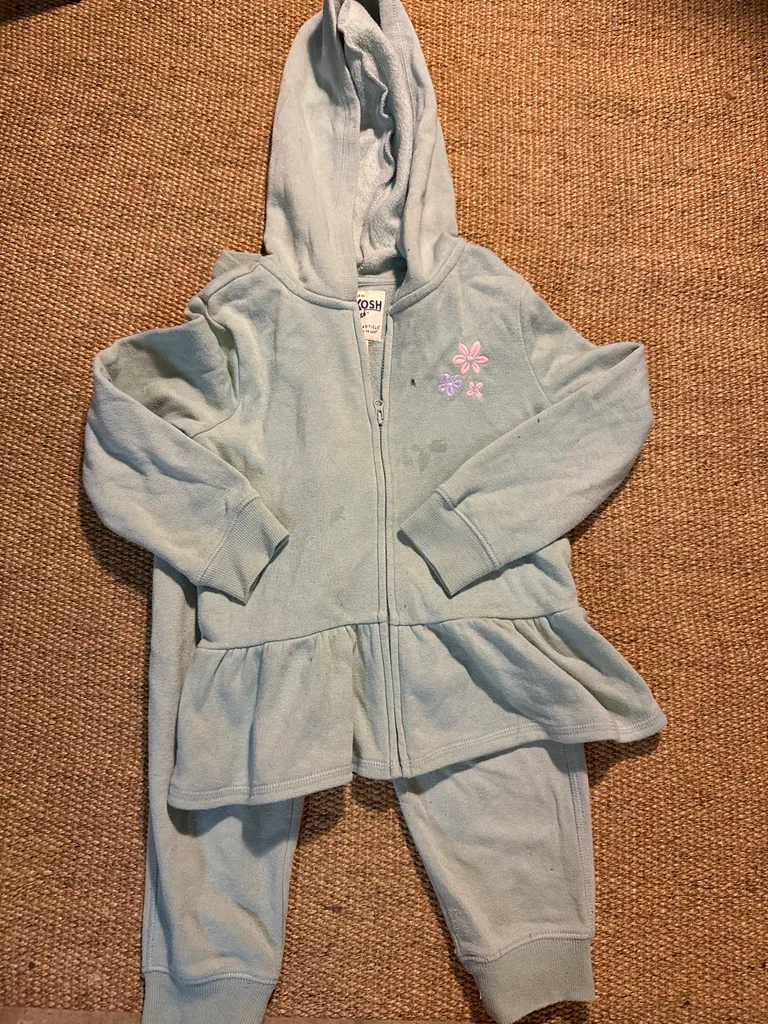 Girls outfit  photo 1