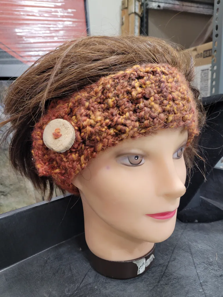 Red rusty brown colour headband w wood button photo 1