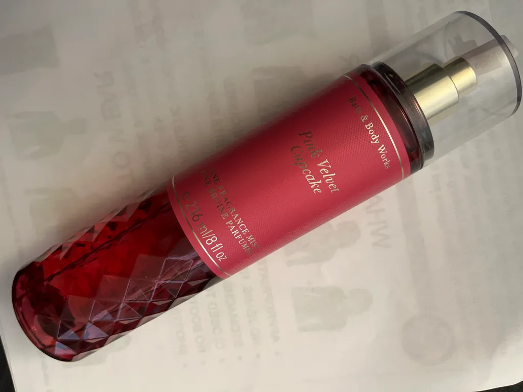 Bath & body works pink velvet cupcake fragrance mist photo 1