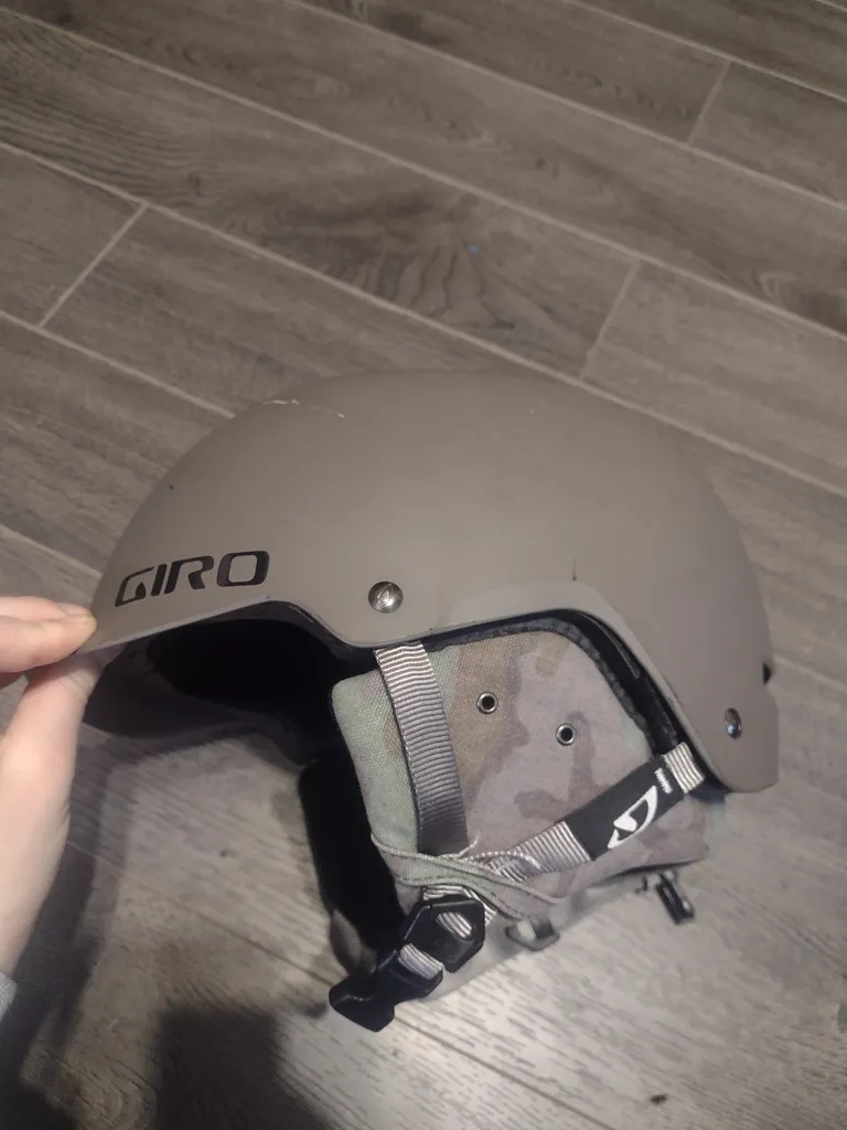 Adult helmet photo 1