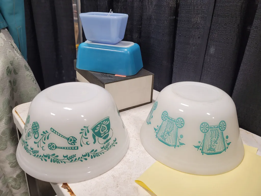 Vintage pyrex and federal bowls photo 1