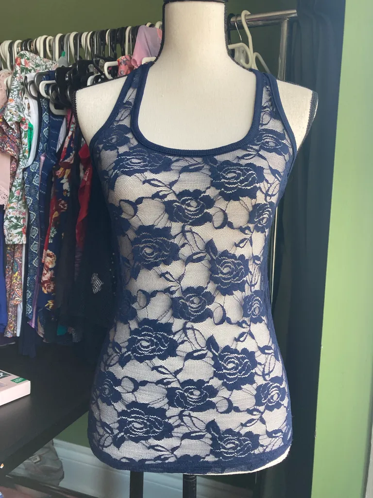 Lace tank top stretchy size small photo 1