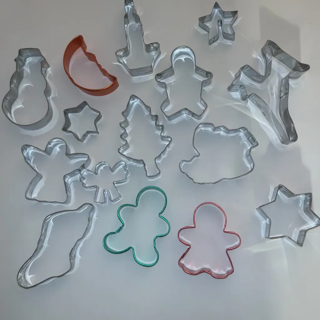 15 cookie cutters!  photo 1