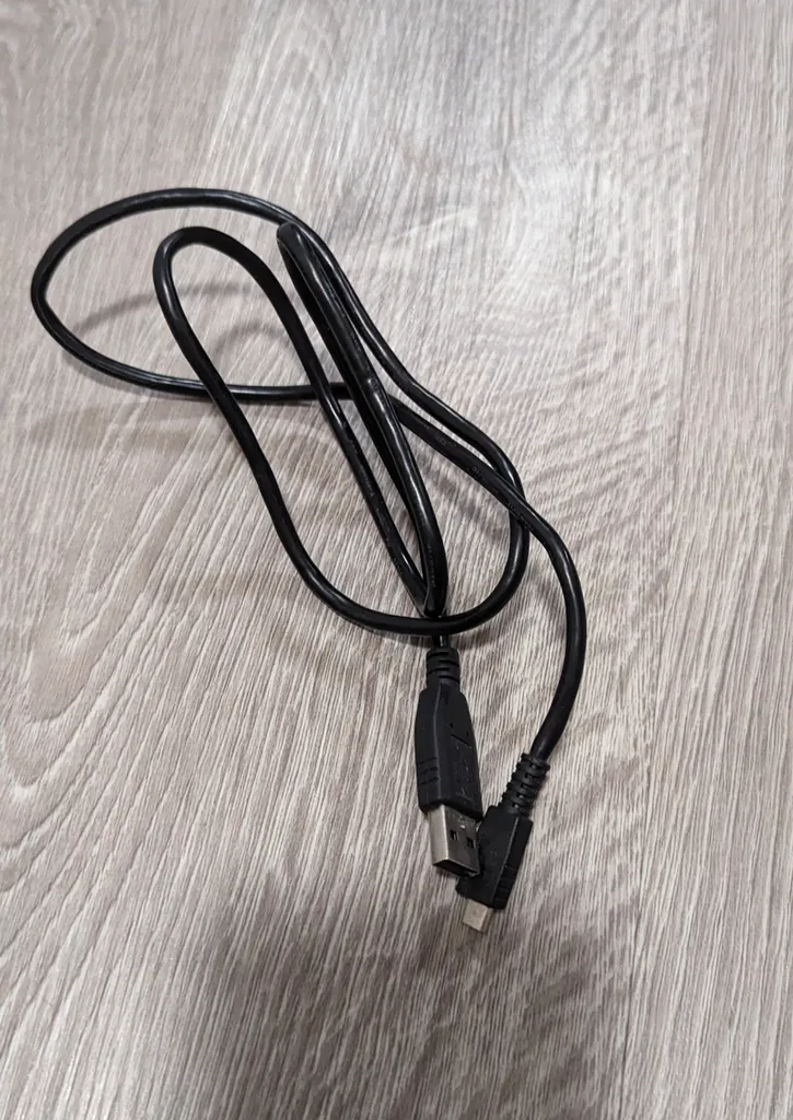 Black USB Cable  photo 1