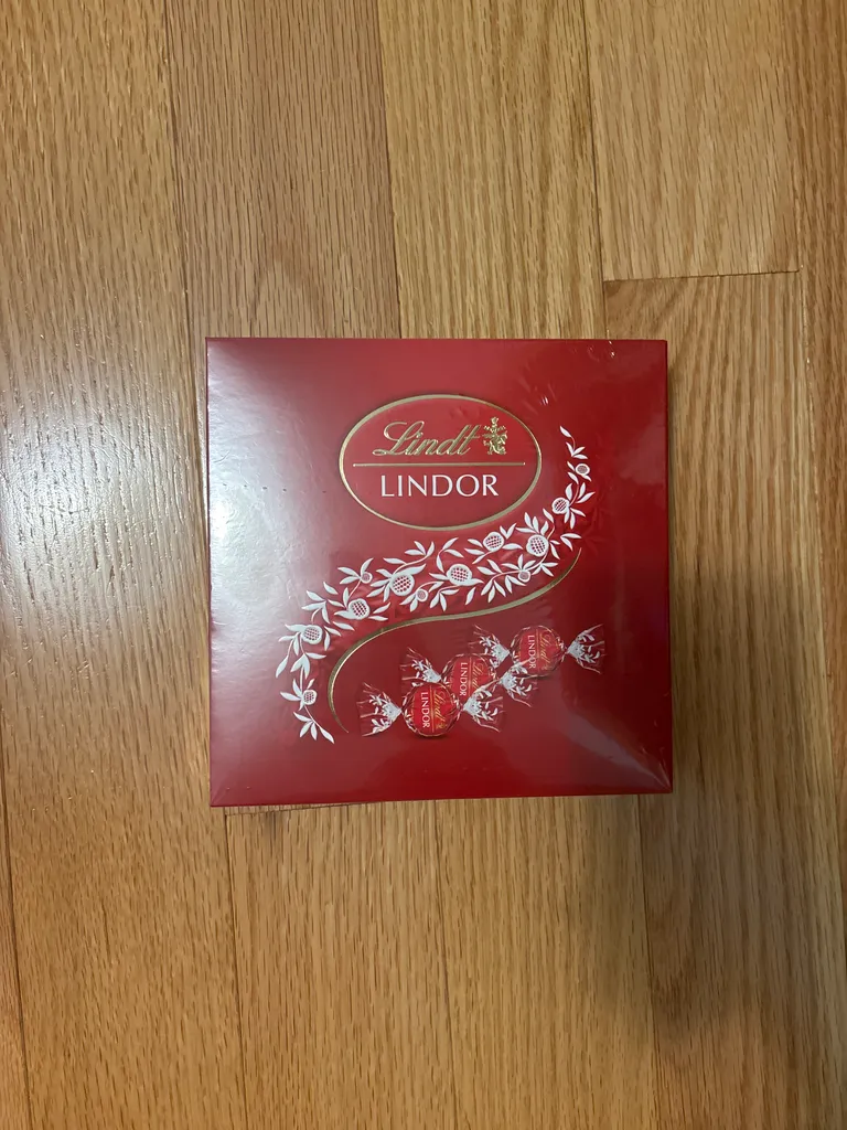 New Lindtt lindor chocolates photo 1