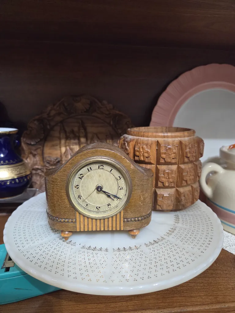 Wood clock and canister   photo 1
