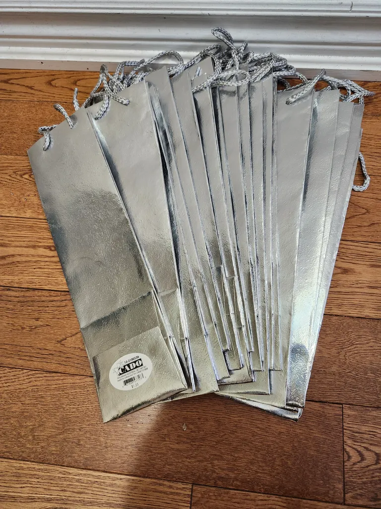 18 silver wine bags photo 1