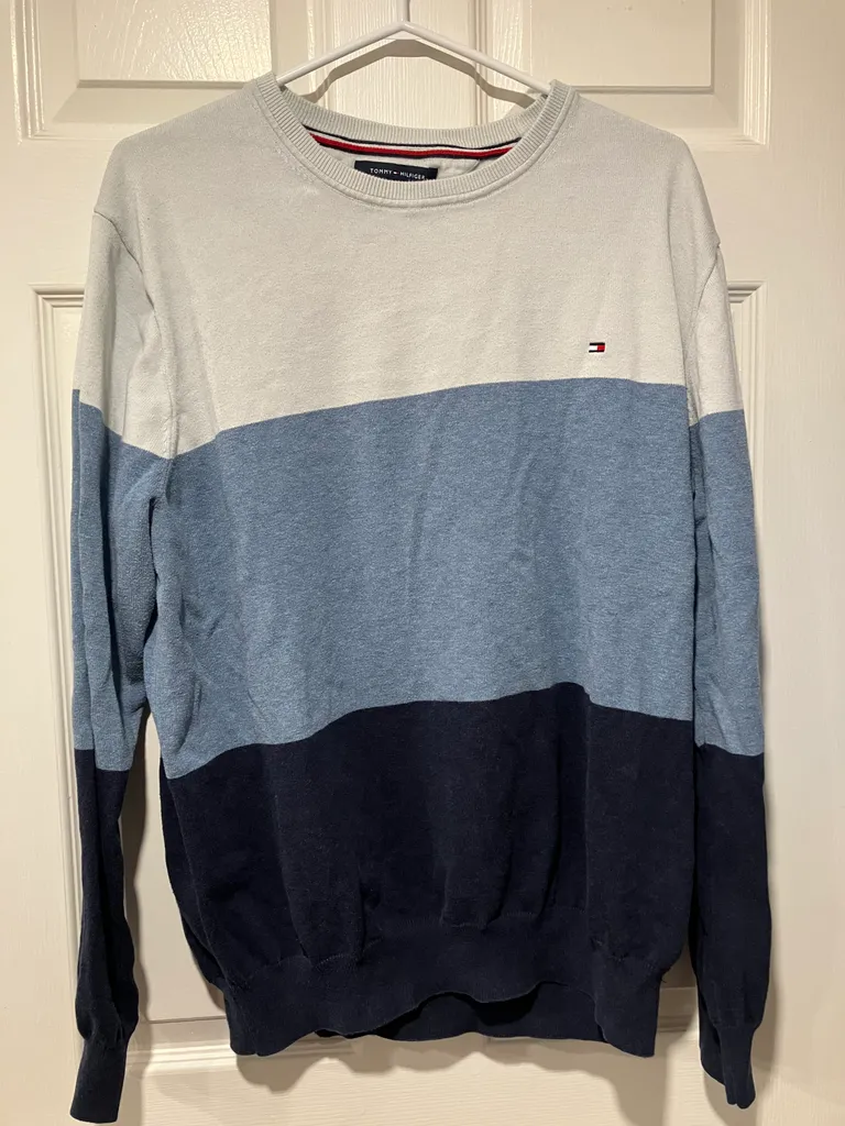 Tommy Hilfiger sweater photo 1