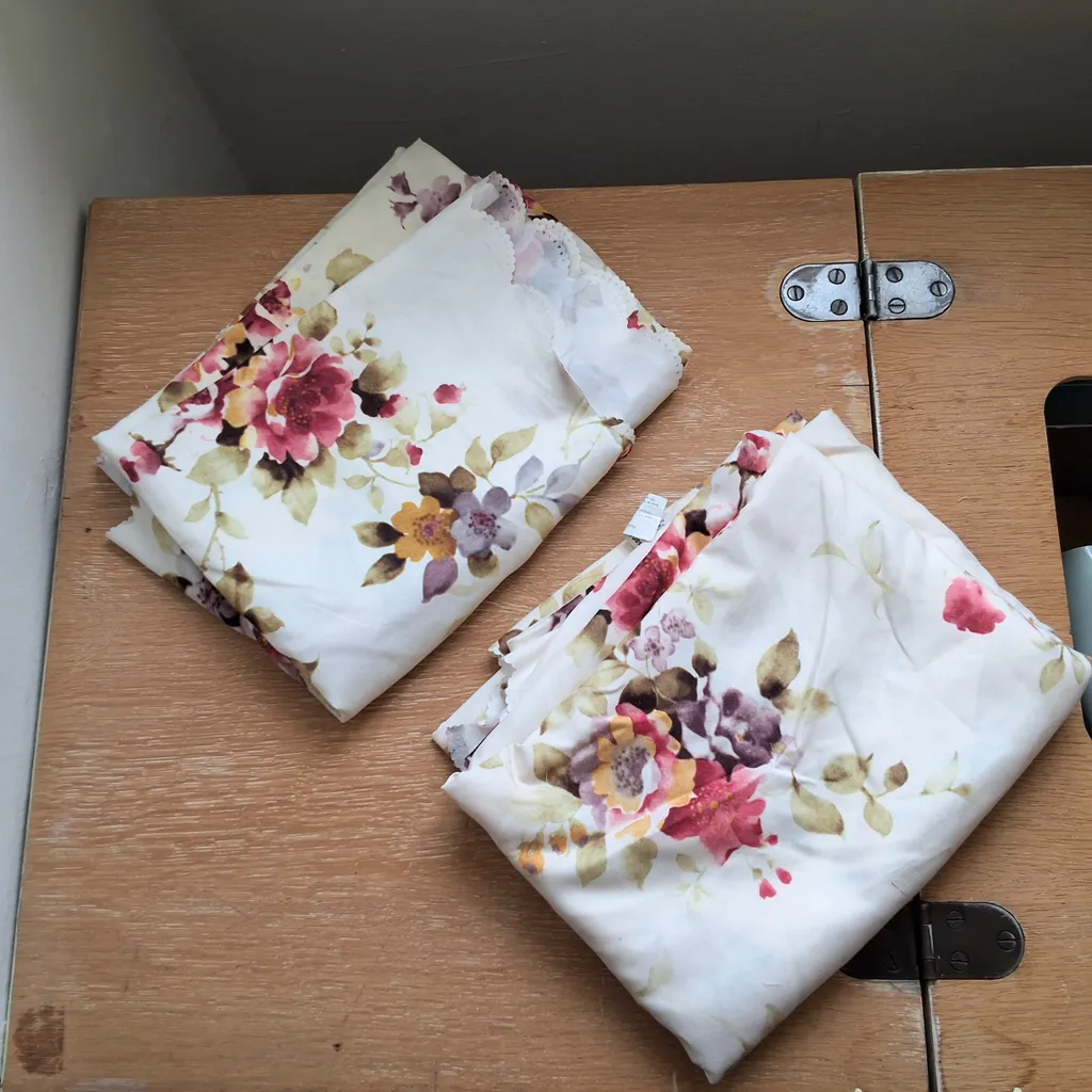 Floral tablecloths  photo 1