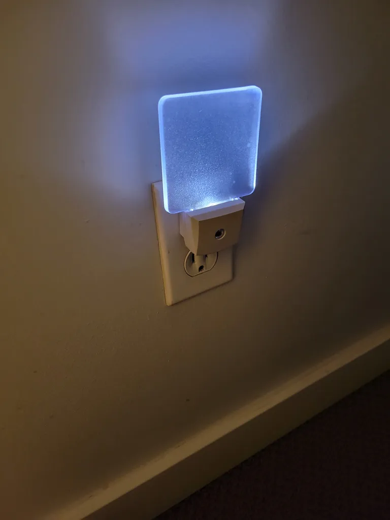 Plug in led night light photo 1