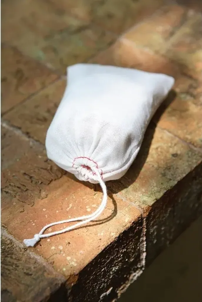 Cedar pouches photo 1