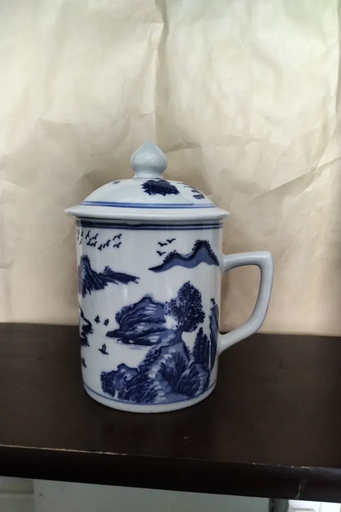 Like New Mug with Lid photo 1