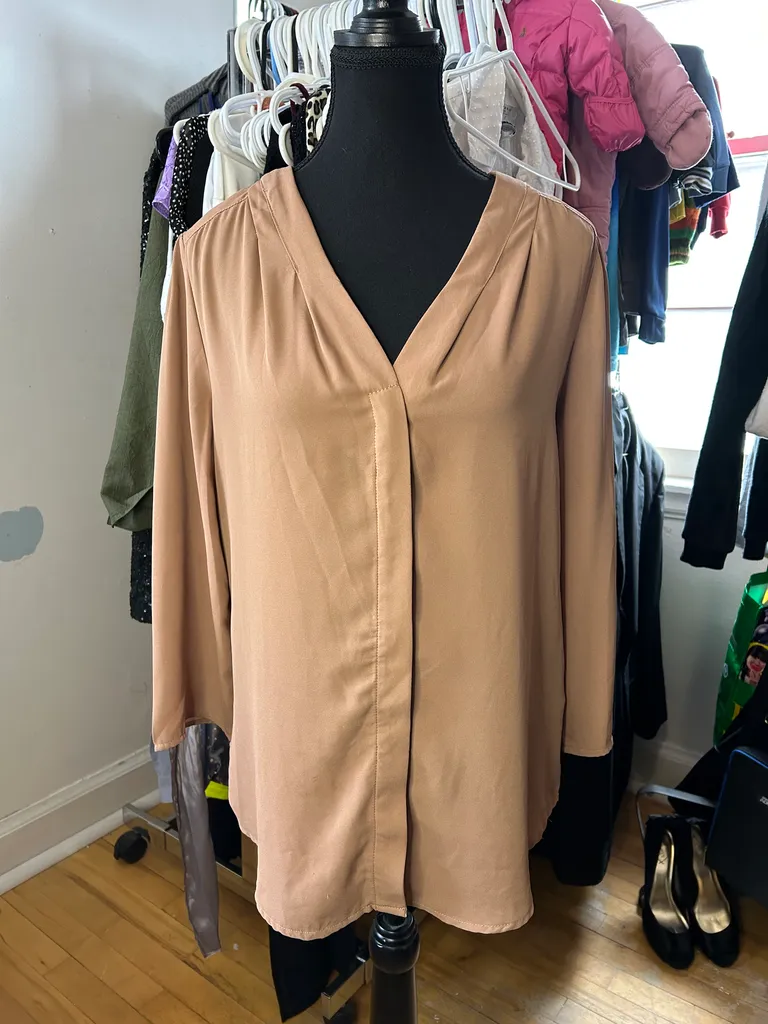  Le Chateau Beige Blouse Medium photo 1