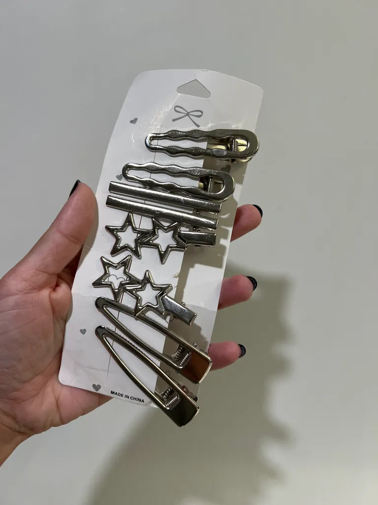 Cute hair clips  photo 1