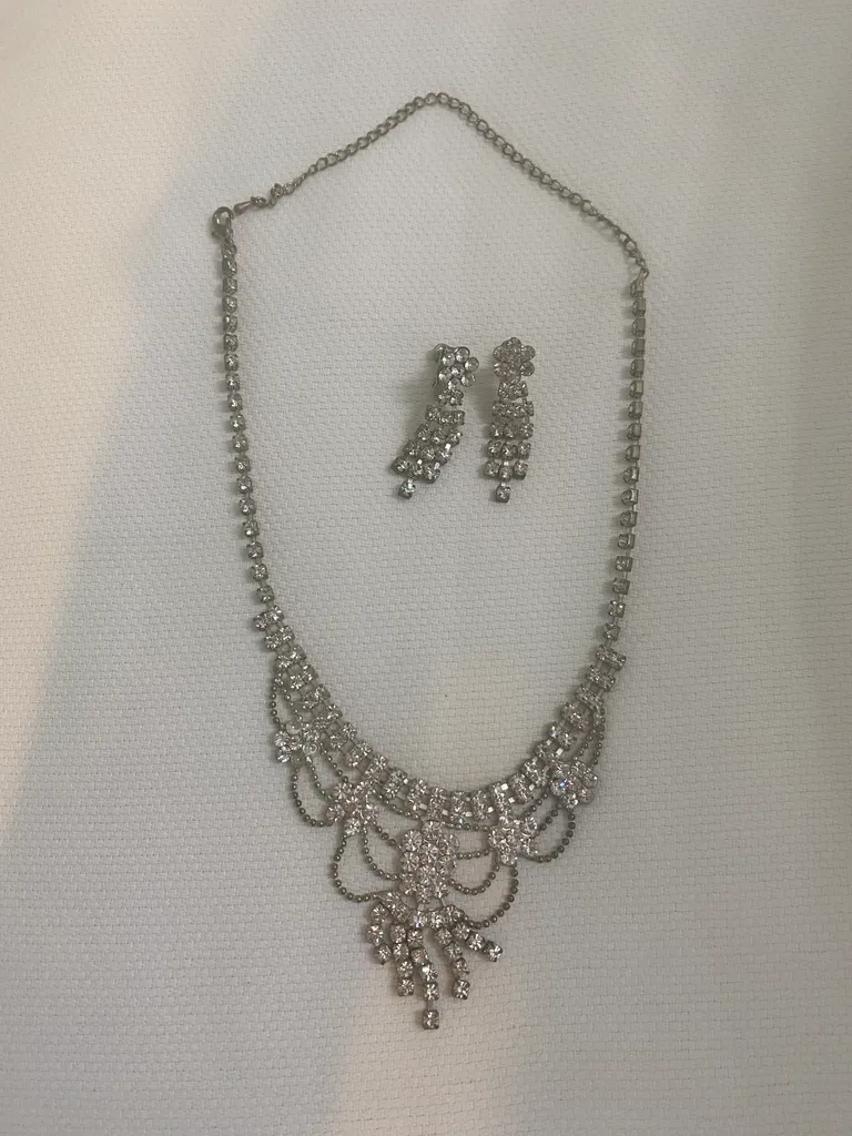 Necklace & Earrings Set photo 1